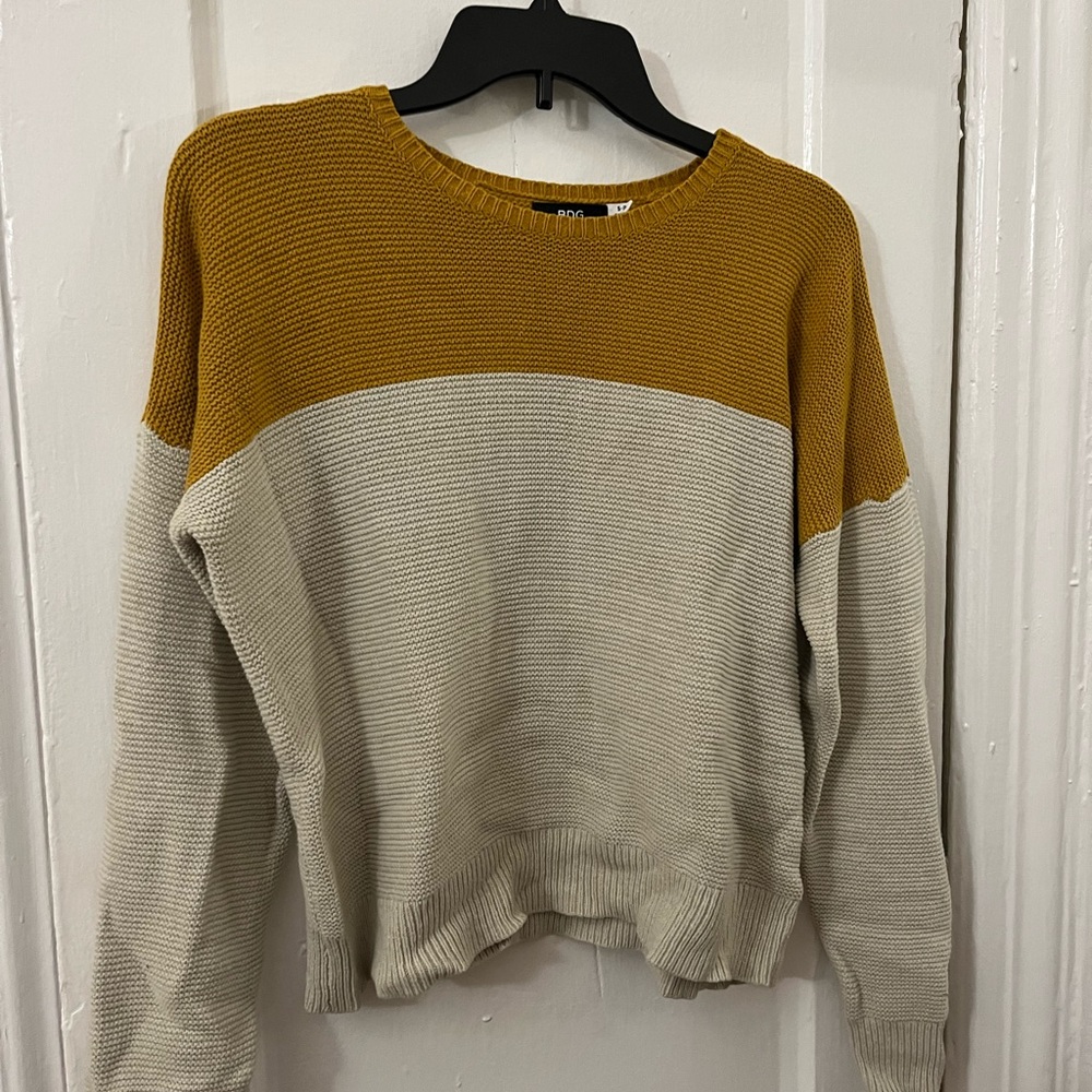 BDG Women's Mustard and Cream Crewneck Sweater
